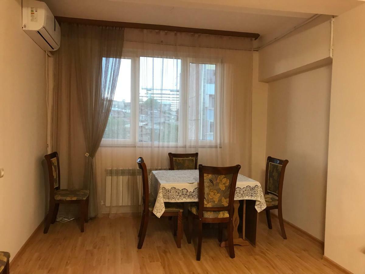 33 Martiros Saryan Street Διαμέρισμα Γιερεβάν Εξωτερικό φωτογραφία