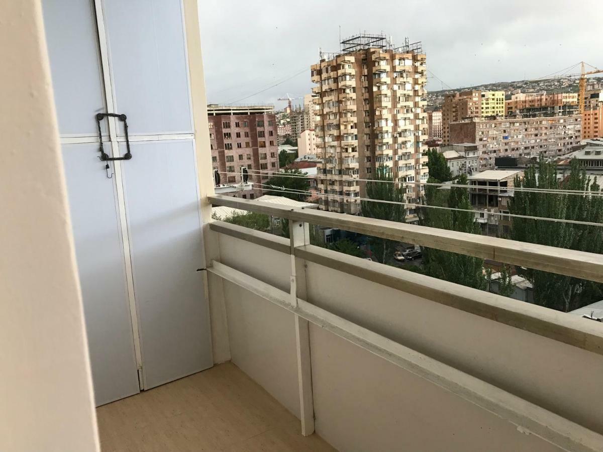 33 Martiros Saryan Street Διαμέρισμα Γιερεβάν Εξωτερικό φωτογραφία