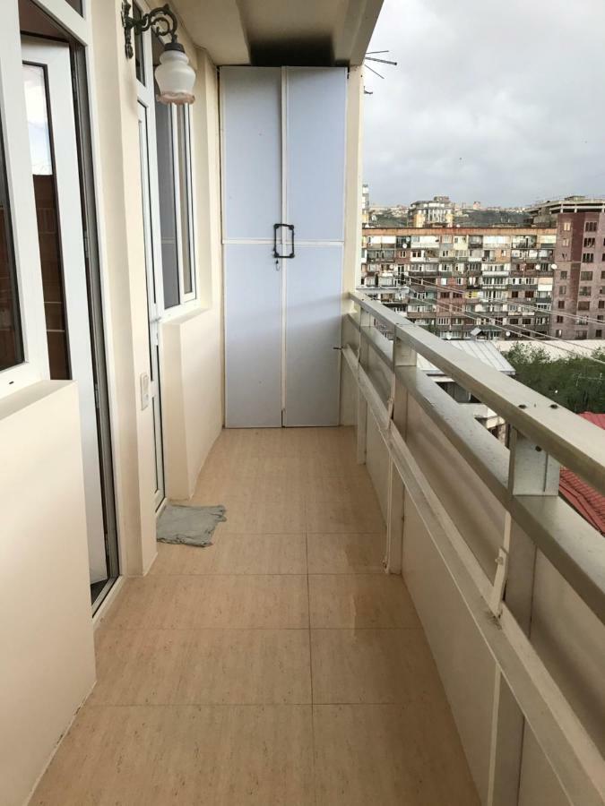 33 Martiros Saryan Street Διαμέρισμα Γιερεβάν Εξωτερικό φωτογραφία